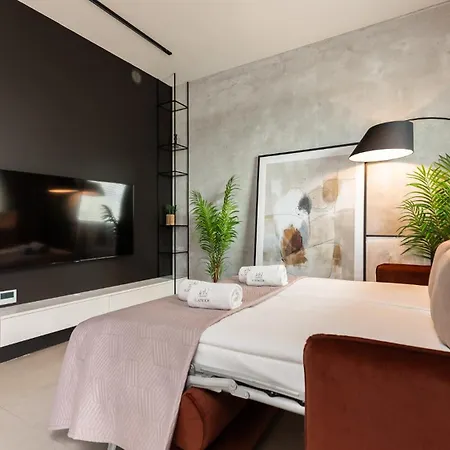 Flatbook - Yacht Park Apartment *