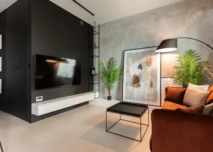 Flatbook - Yacht Park Apartment